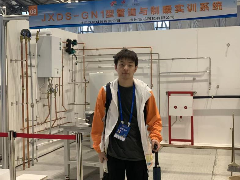 1758868837411639.png 1758868837411639.png